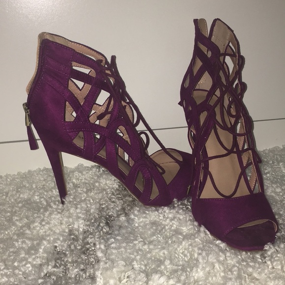 Wine coloured shoes for a night on the town! - Picture 2 of 4